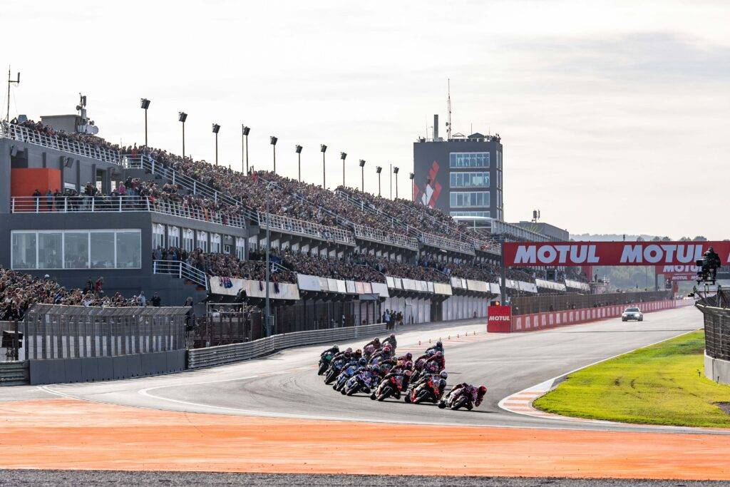 Valencia si rialza,  iniziati i lavori. Confermata la MotoGP a fine anno
