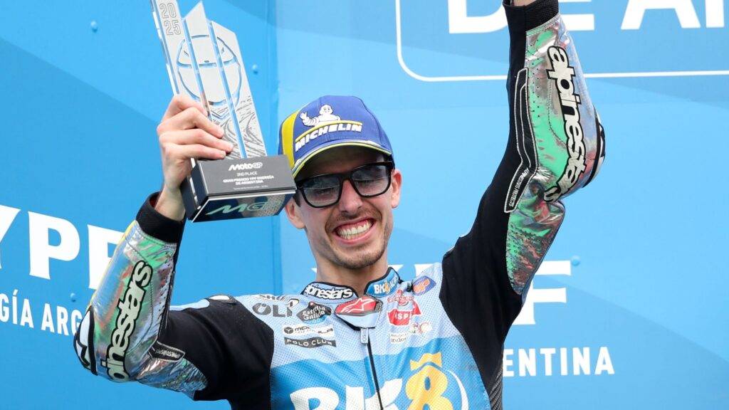 Alex Marquez resta nell’ombra: “Mi piace che la pressione sia su Marc”.