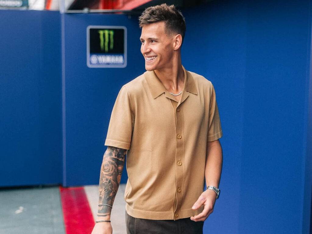 Quartararo rimane senza benzina e i commissari non intervengono: “Sono rimasti a guardarmi, però i meccanici mi devono una birra”