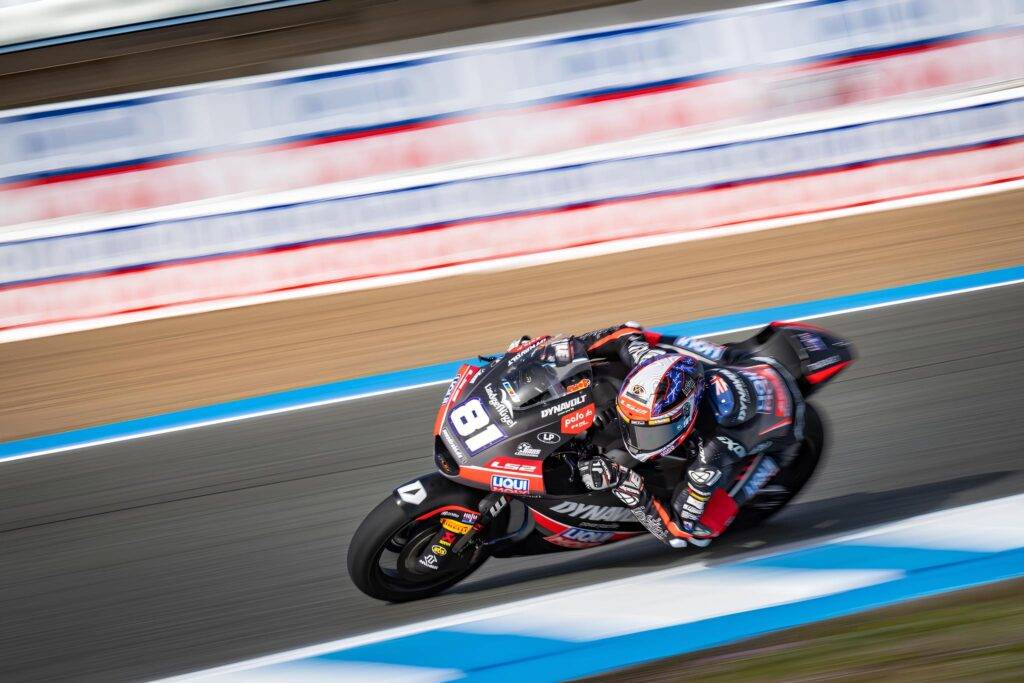 Moto2: Senna Agius beffa tutti all’ultima curva! Disastro di Gonzalez