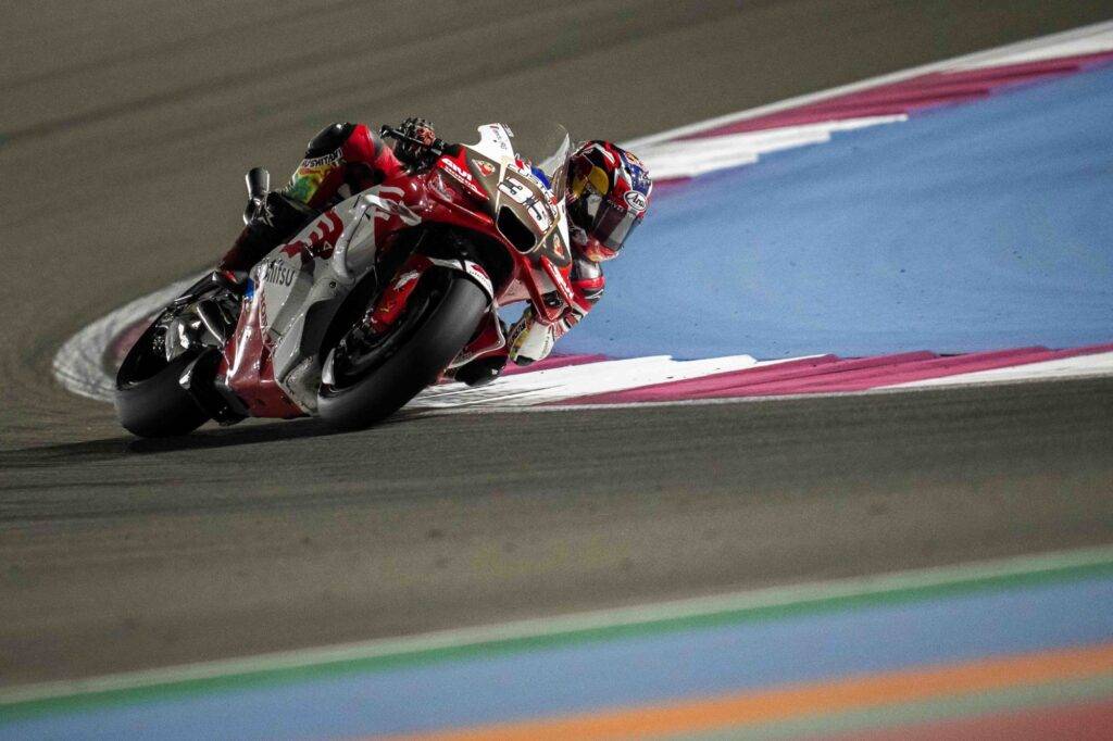 Somkiat Chantra a Losail. Prima uscita con il team Idemitsu Honda