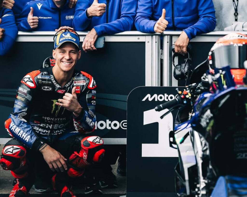 
Fabio Quartararo festeggia la terza pole consecutiva a Silverstone