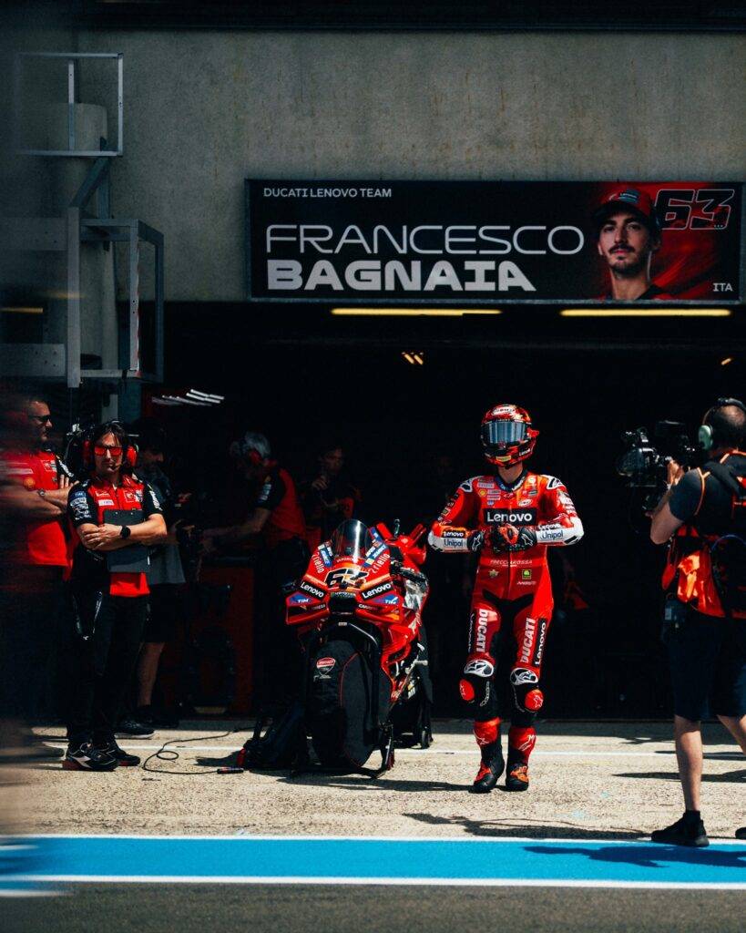 motogp box pecco bagnaia