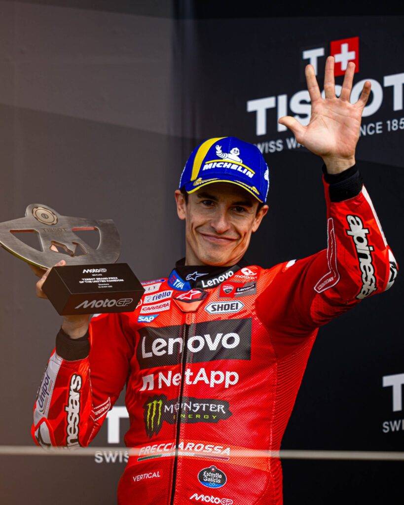 Marc Marquez sul podio a Silverstone