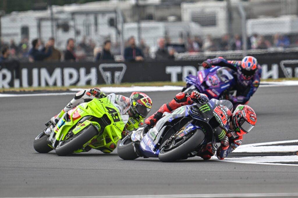 Fabio Quartararo in pista a Silverstone con la sua Yamaha