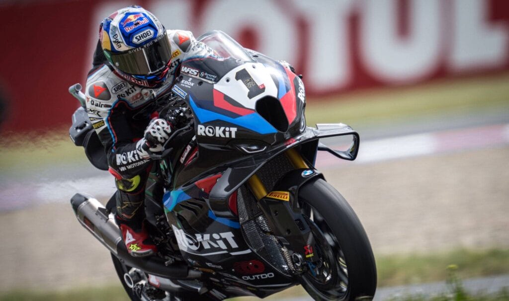 Mondiale chiuso? Non se ne parla. Razgatioglu vince Gara 1 a Most