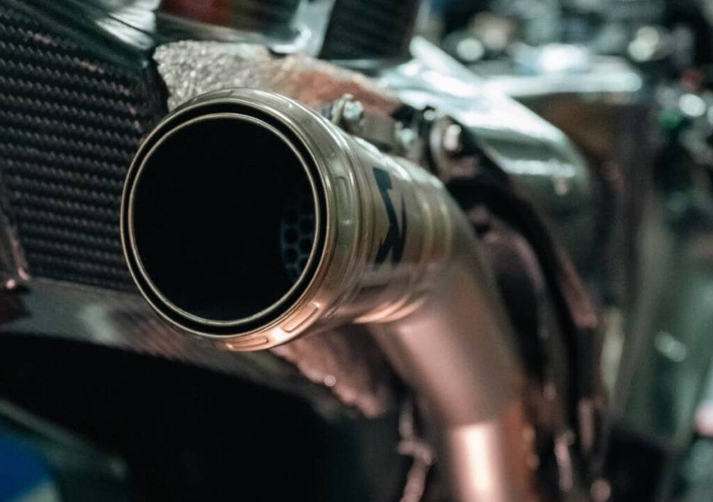 Yamaha scalda già il suo nuovo motore V4 sui social [VIDEO]