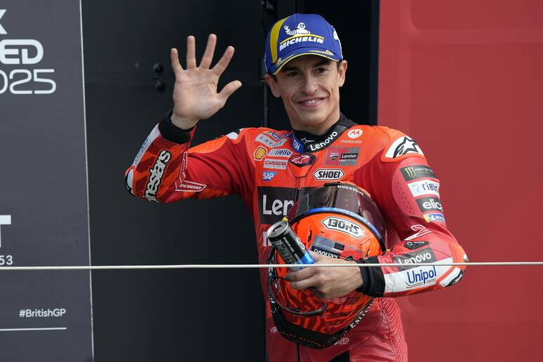 
Marc Marquez sul podio a Silverstone