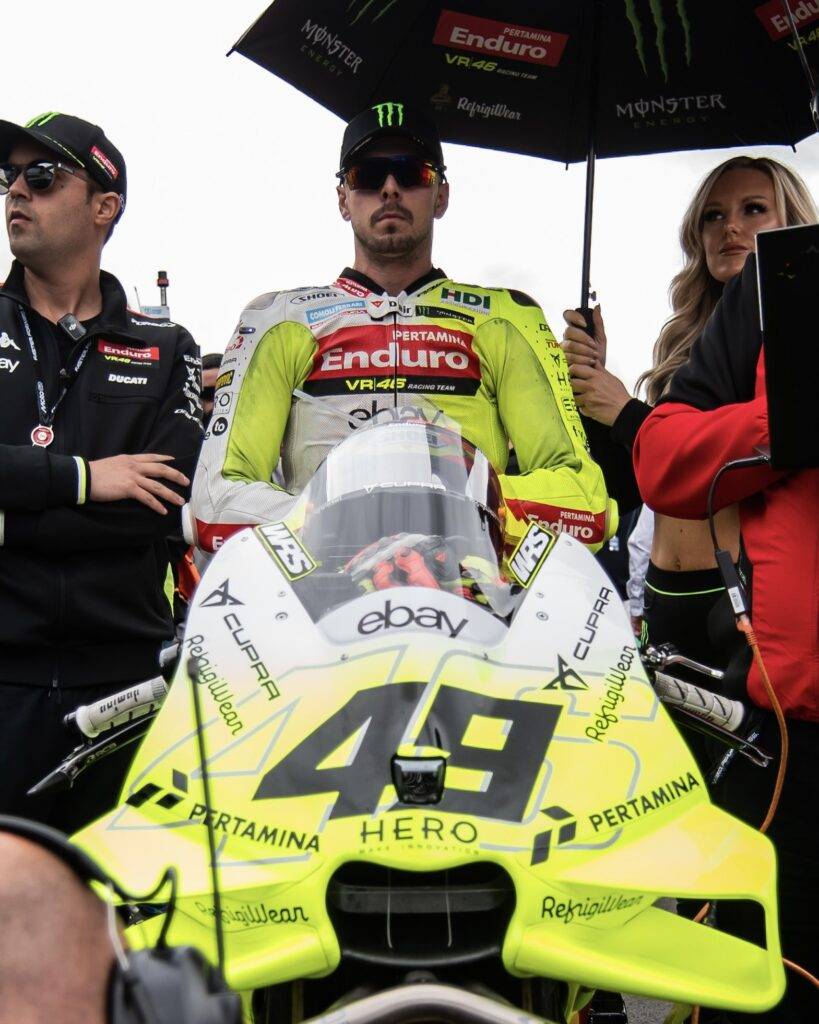 Diggia in griglia di partenza sulla VR46 a Silverstone