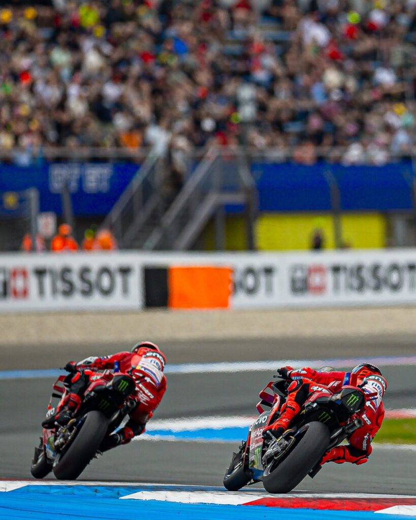 Marc Marquez e Pecco Bagnaia in pista ad Assen