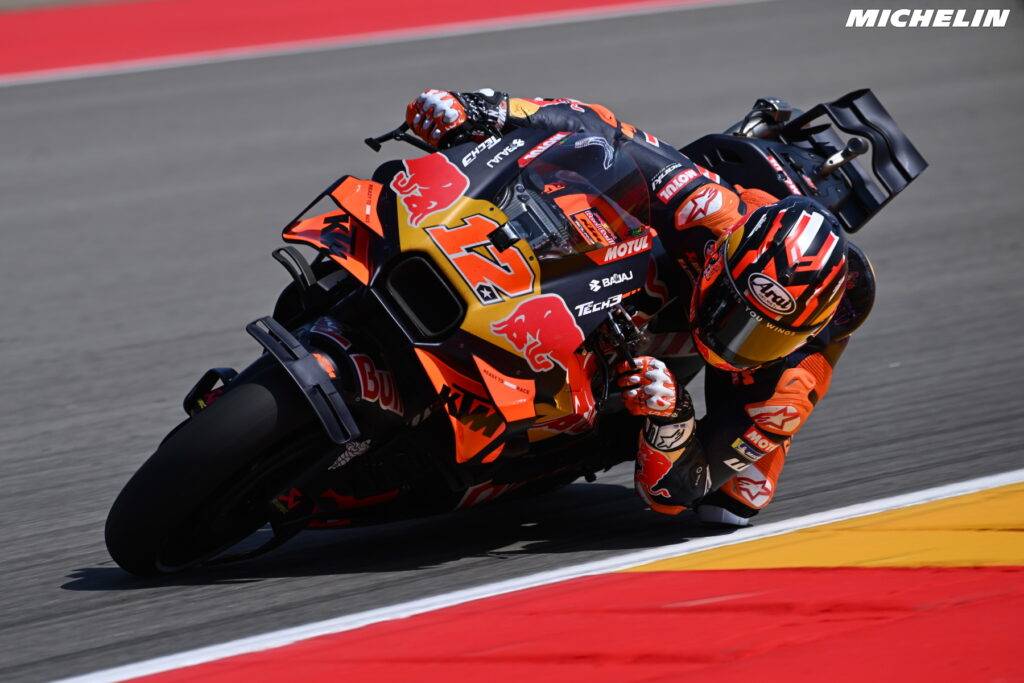 Maverick Vinales in pista ad Aragon