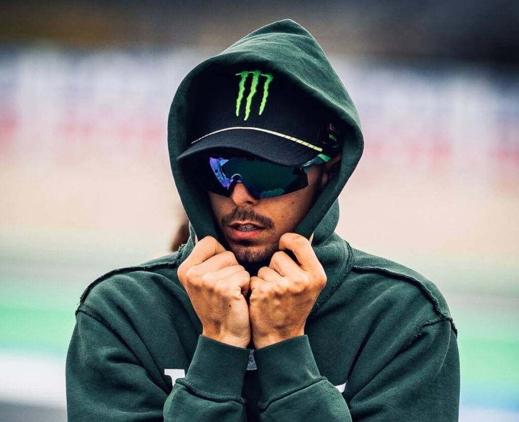 MotoGP: Diggia il più veloce al Sachsenring con record della pista in 1:19.071; dietro di lui Alex e Marc. Dentro anche Bagnaia 9°.