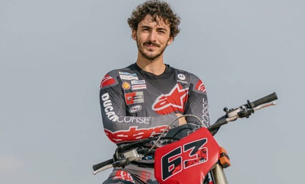 Pecco Bagnaia e Marc Marquez finalmente in sella alla nuovissima Ducati Desmo450 MX. [ECCO LE IMMAGINI]
