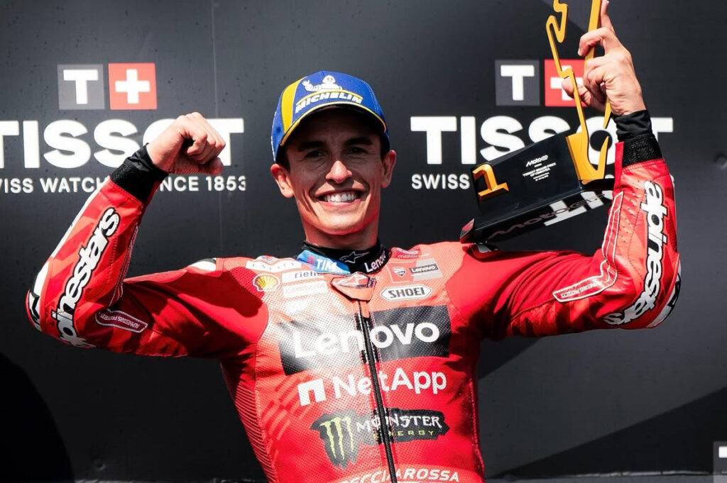 Giacomo Agostini non ci gira attorno: “Bisognerebbe inchinarsi a Marc Marquez, non fischiarlo”.