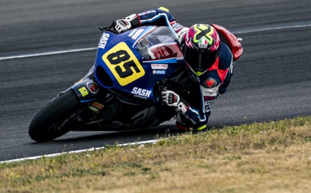 A Magny-Cours Xabi Zurutuza in pole in Moto2. Seguono Orradre e Pawelec