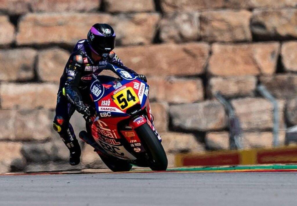 Moto2 JuniorGP: Alberto Ferrandez vince davanti a Orradre.