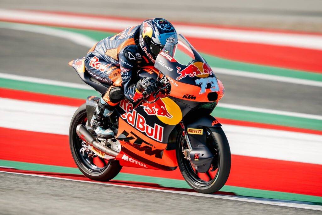 Valentin Perrone partirà dalla pole in Moto3