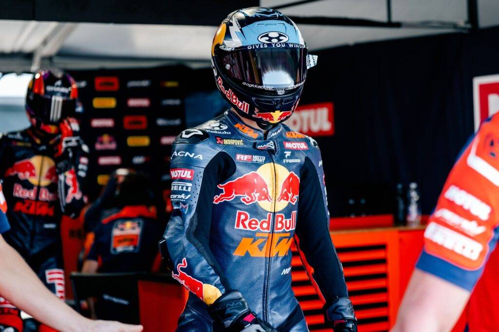 Perrone in pole in Moto3! Solo quarto Rueda, fanno fatica gli italiani