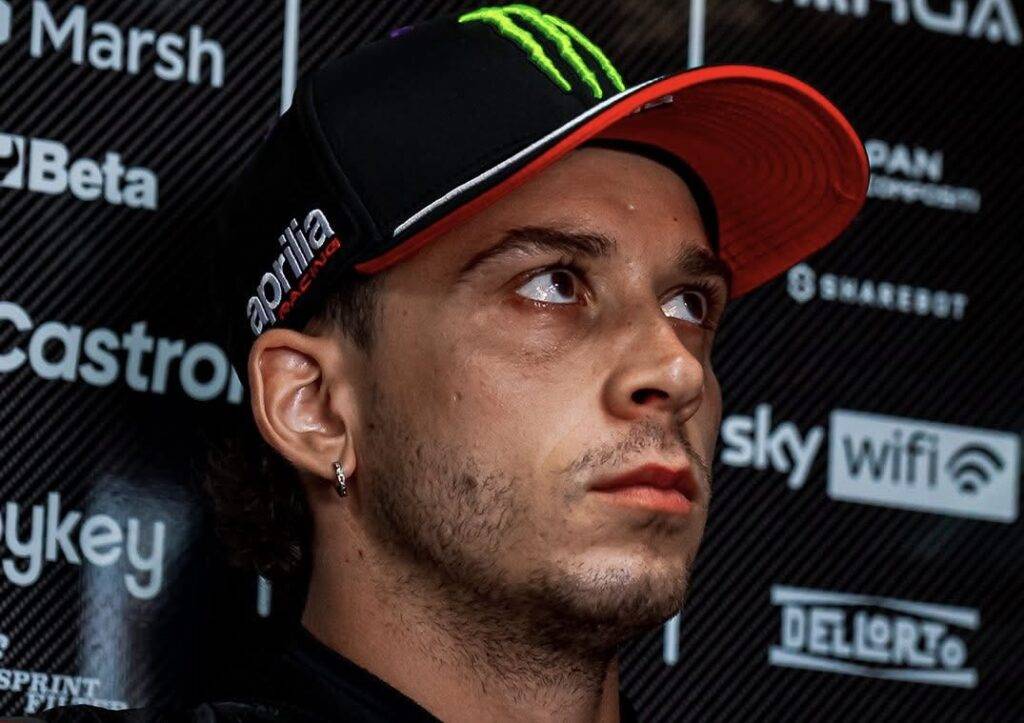 MotoGP, doppio long lap penalty per Bezzecchi dopo l’incidente con Marquez