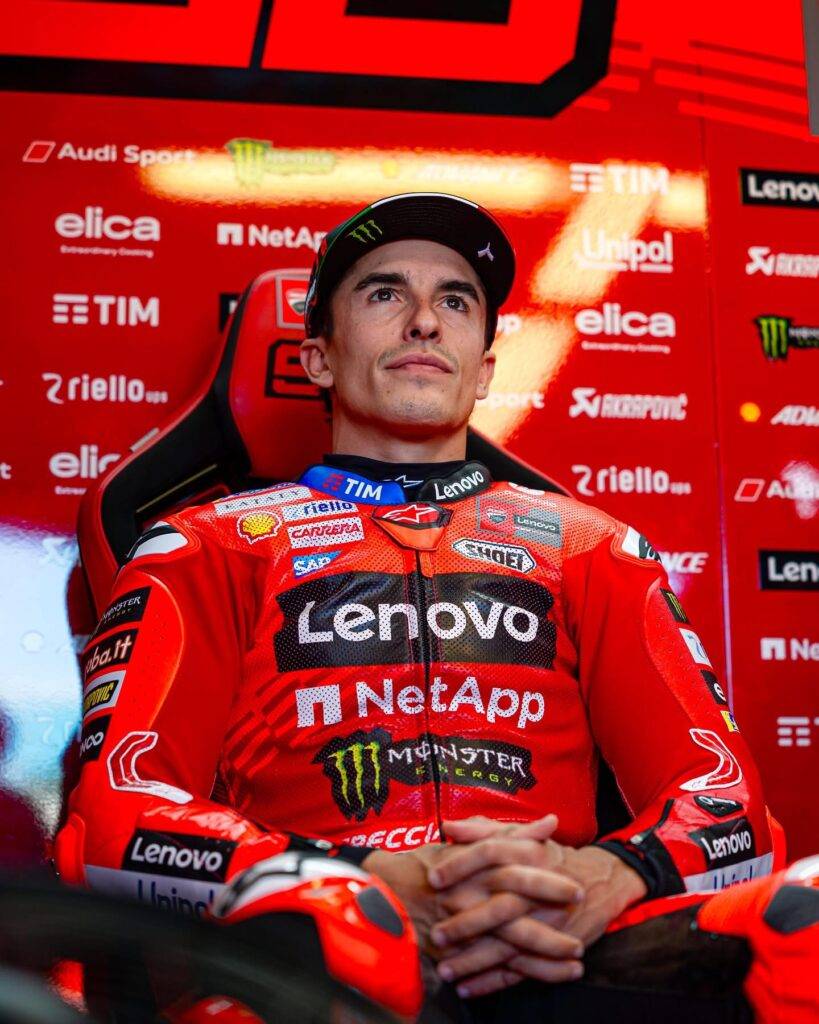 Marc Marquez nel box Ducati Lenovo