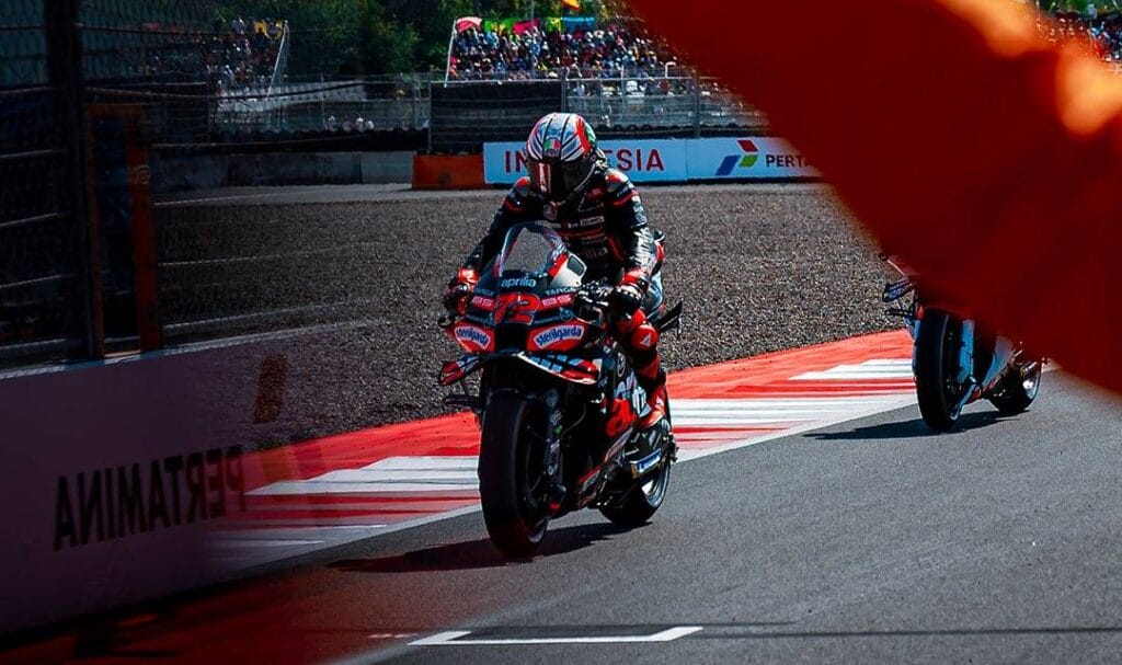 Rivola: “Chiediamo scusa a Marquez, Bezzecchi ha sbagliato valutazione. È andata bene così”