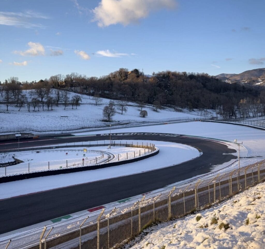 Il circuito del Mugello innevato - @mugellocircuit