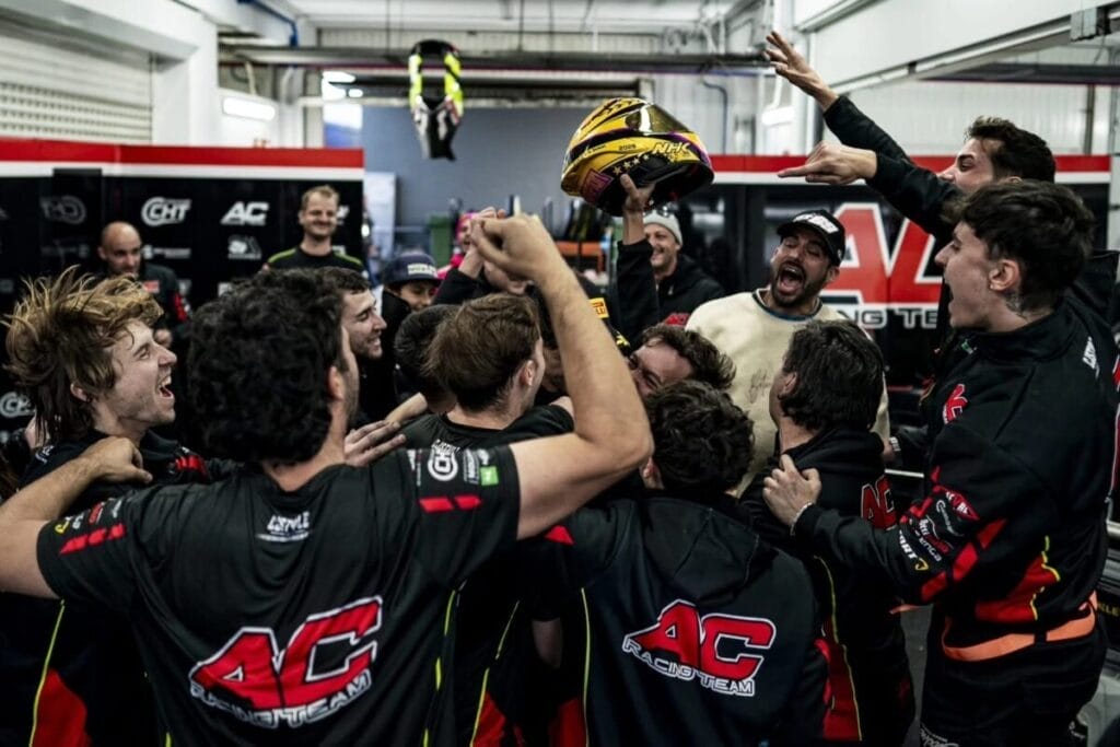 AC Racing Team festeggia a Valencia la vittoria di Fernando Bujosa in ETC 2025