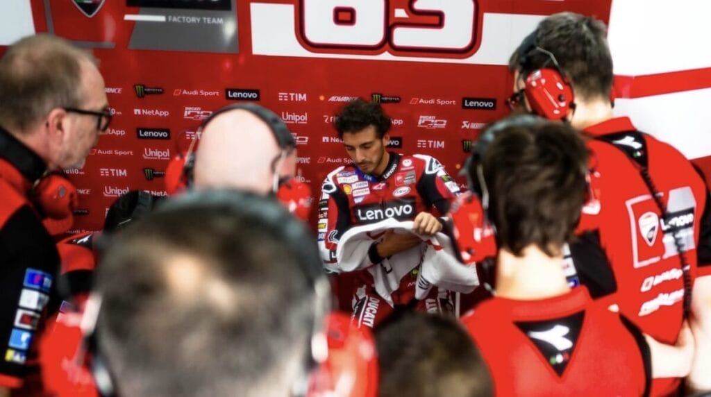 Bagnaia riparte col sorriso a Sepang: “Feeling positivo” e un segnale che vale più dell’ottavo posto