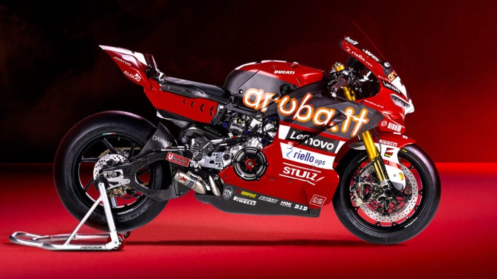 [FOTO] Ducati, presentata la nuova Panigale di Bulega e Lecuona