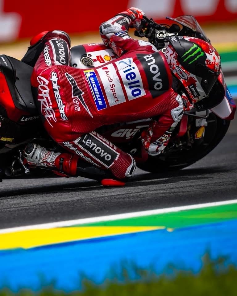 Pecco Bagnaia in pista nel venerdì di Goiâna