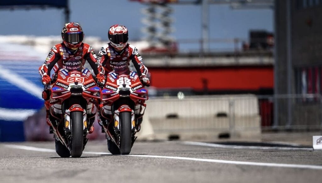 Marc Marquez e Pecco Bagnaia (Ducati) in pista ad Austin
