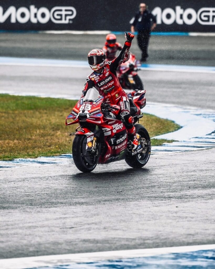 Pecco Bagnaia festeggia il secondo posto nella Sprint di Jerez