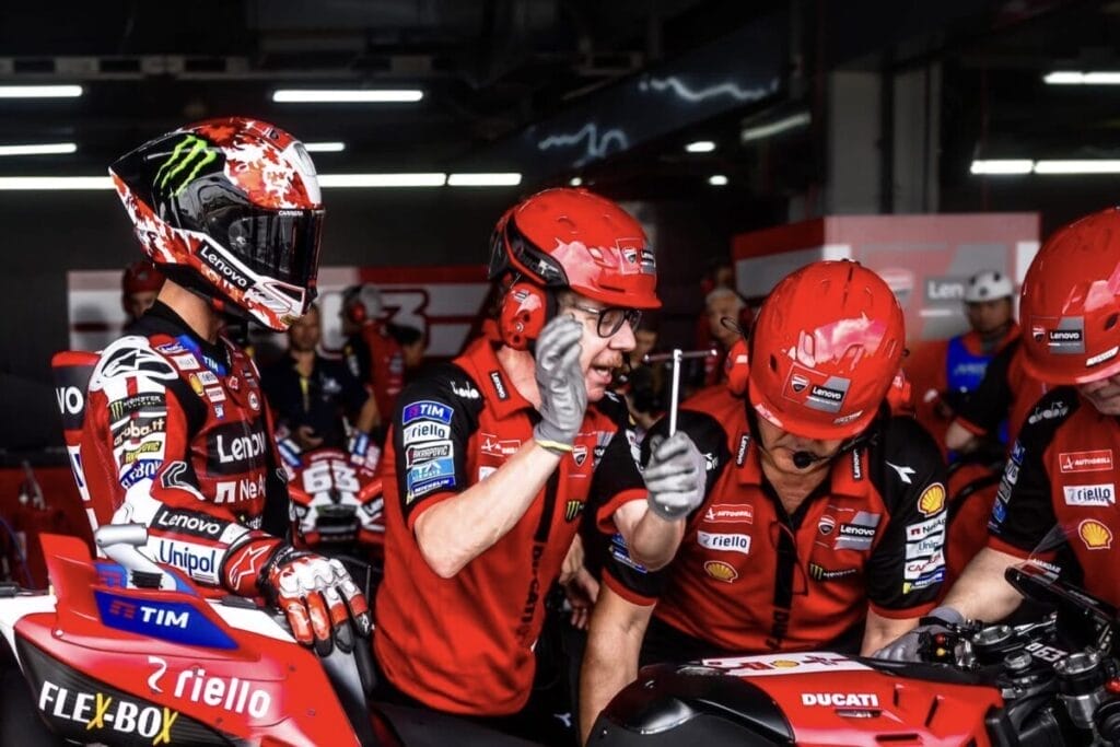 MotoGP, mistero Bagnaia a Jerez: Ducati parla solo di “inconveniente all’anteriore”