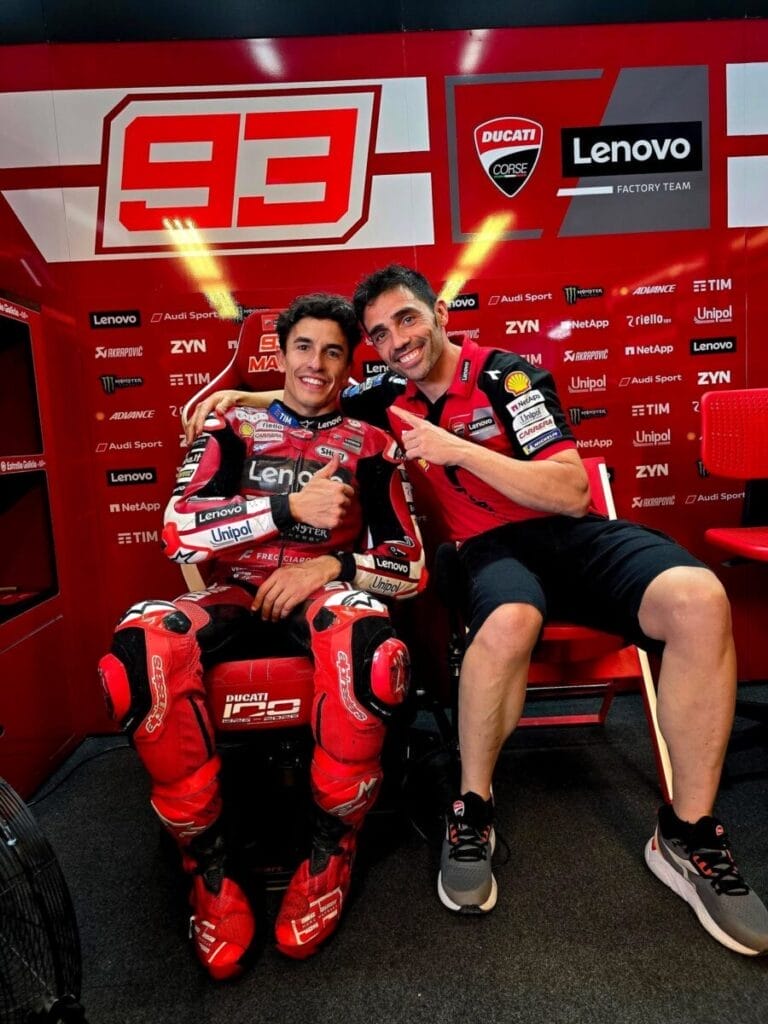 Marc Marquez e il collaudatore Ducati Michele Pirro. Stop alle Wild Card in MotoGp dal 2027