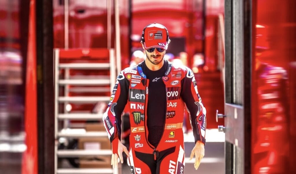 Bagnaia ritrova feeling con la Ducati: ma la pioggia spaventa