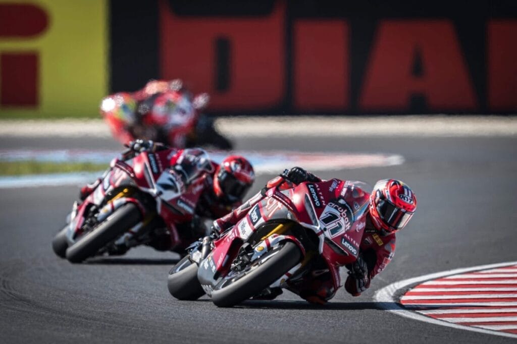 Bulega arriva a Most con numeri impressionanti: 16 vittorie e 25 podi consecutivi