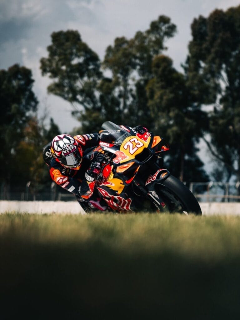 MotoGP, Bastianini verso Aprilia: accordo con Trackhouse fino al 2028, manca solo il via libera definitivo